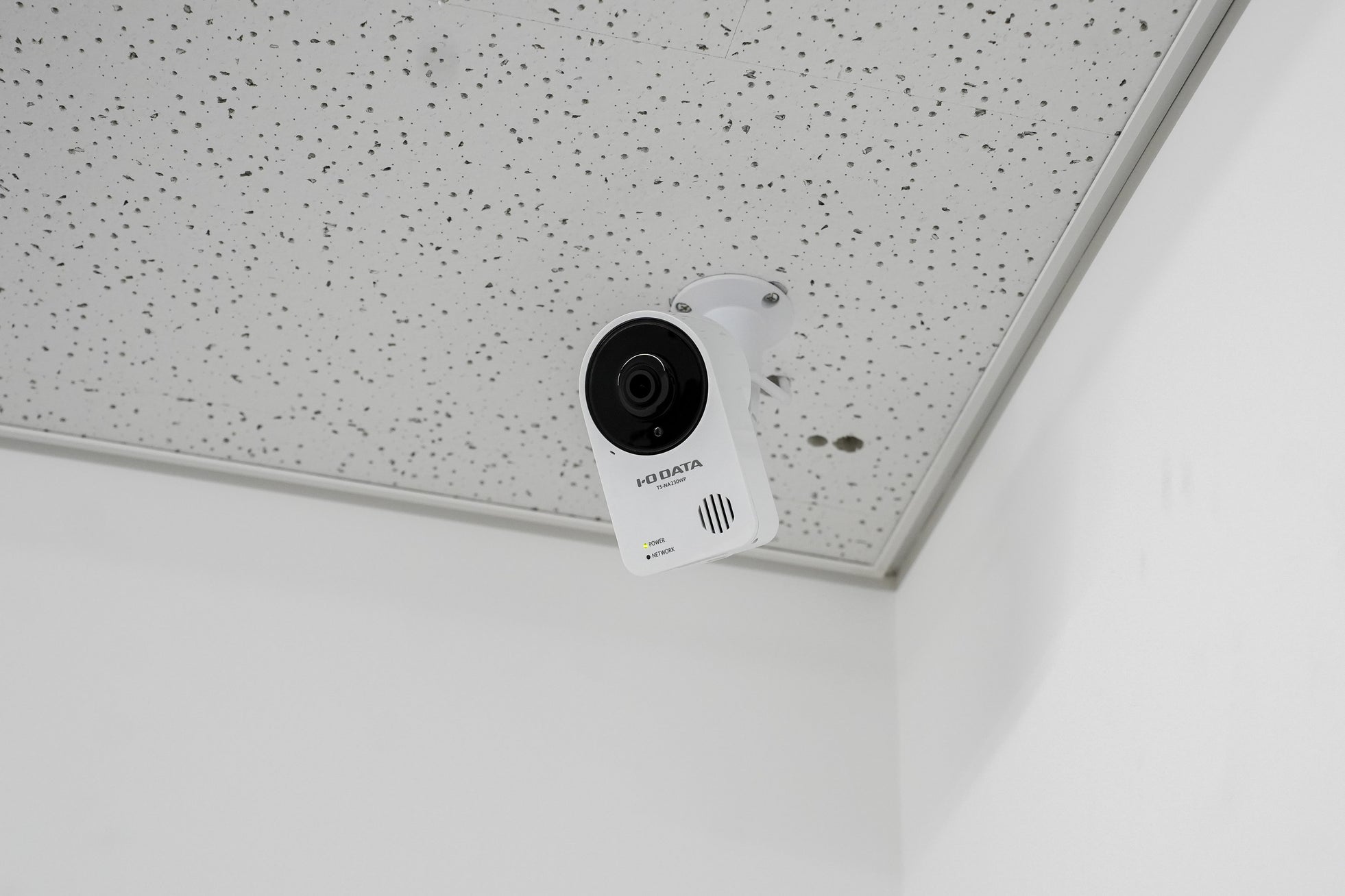 NHK、アステリアのノーコードAI/IoTプラットフォーム「Gravio」を導入し会議室の「空予約」を自動解放｜Gravio導入の背景と課題