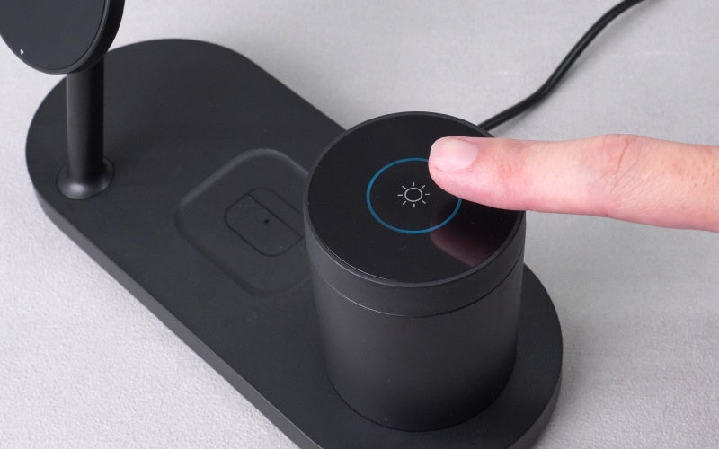 サンコー、Qi2対応で3台同時に急速充電できる3in1ワイヤレス充電スタンドを発売 - 画像2