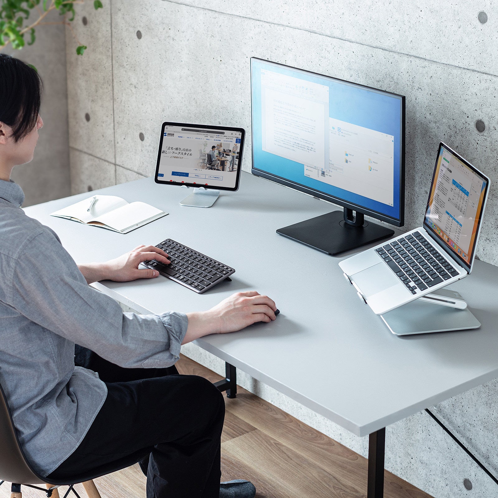 サンワサプライ、指先のフィット感を高めたBluetooth＋2.4Gコンボキーボード「SKB-WBT43BK」を発売｜SKB-WBT43BKの製品仕様（7枚目）