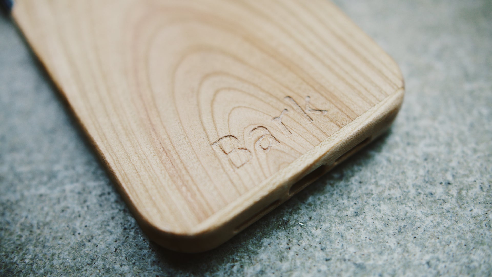 北欧発の100％天然木スマホケース「Bark」が進化、Makuakeで先行販売開始｜4種類の樹種と対応機種一覧