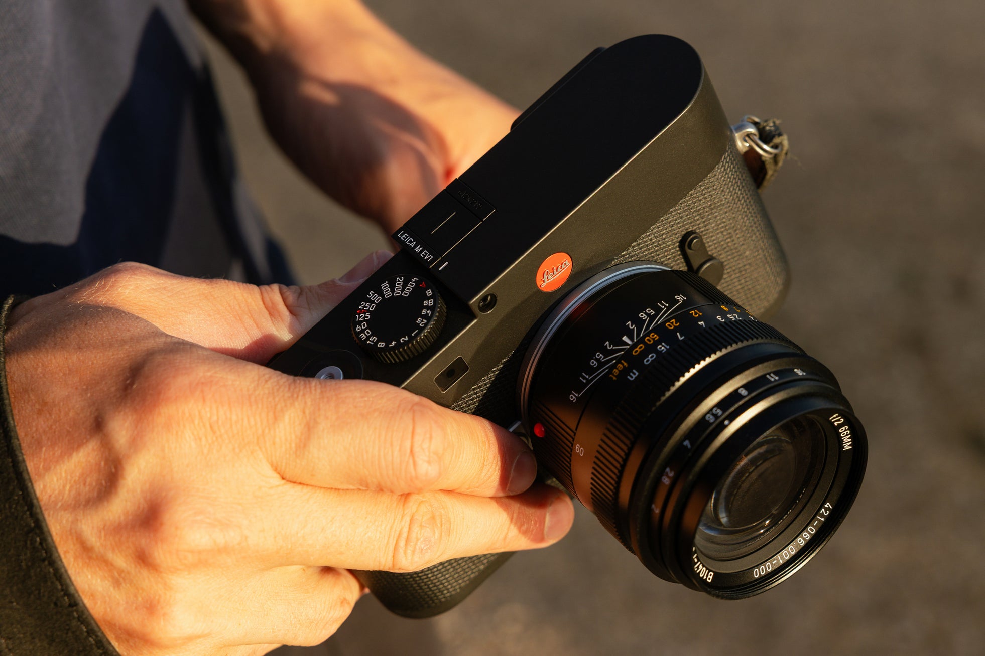 ライカカメラジャパン、660本限定の交換レンズ「ライカ ズミクロンM f2/66」を発売｜主な仕様と発売日