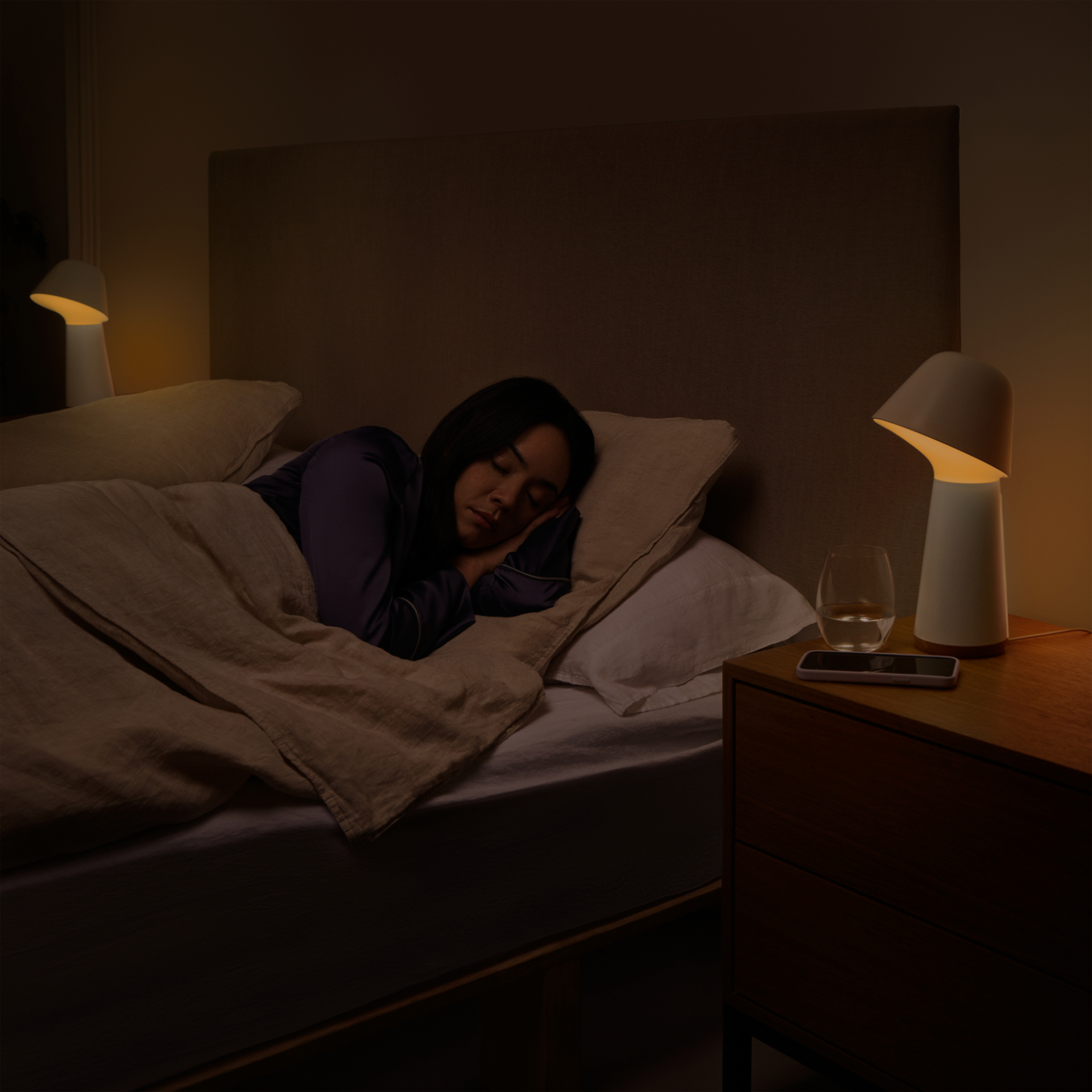 シグニファイ、体内リズムに着目した睡眠サポート照明「Philips Hue トワイライト ベッドサイドライト」を発売｜Philips Hue トワイライト ベッドサイドライトの主な特徴
