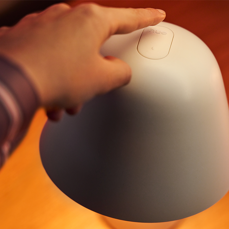 シグニファイ、体内リズムに着目した睡眠サポート照明「Philips Hue トワイライト ベッドサイドライト」を発売｜取扱サイト