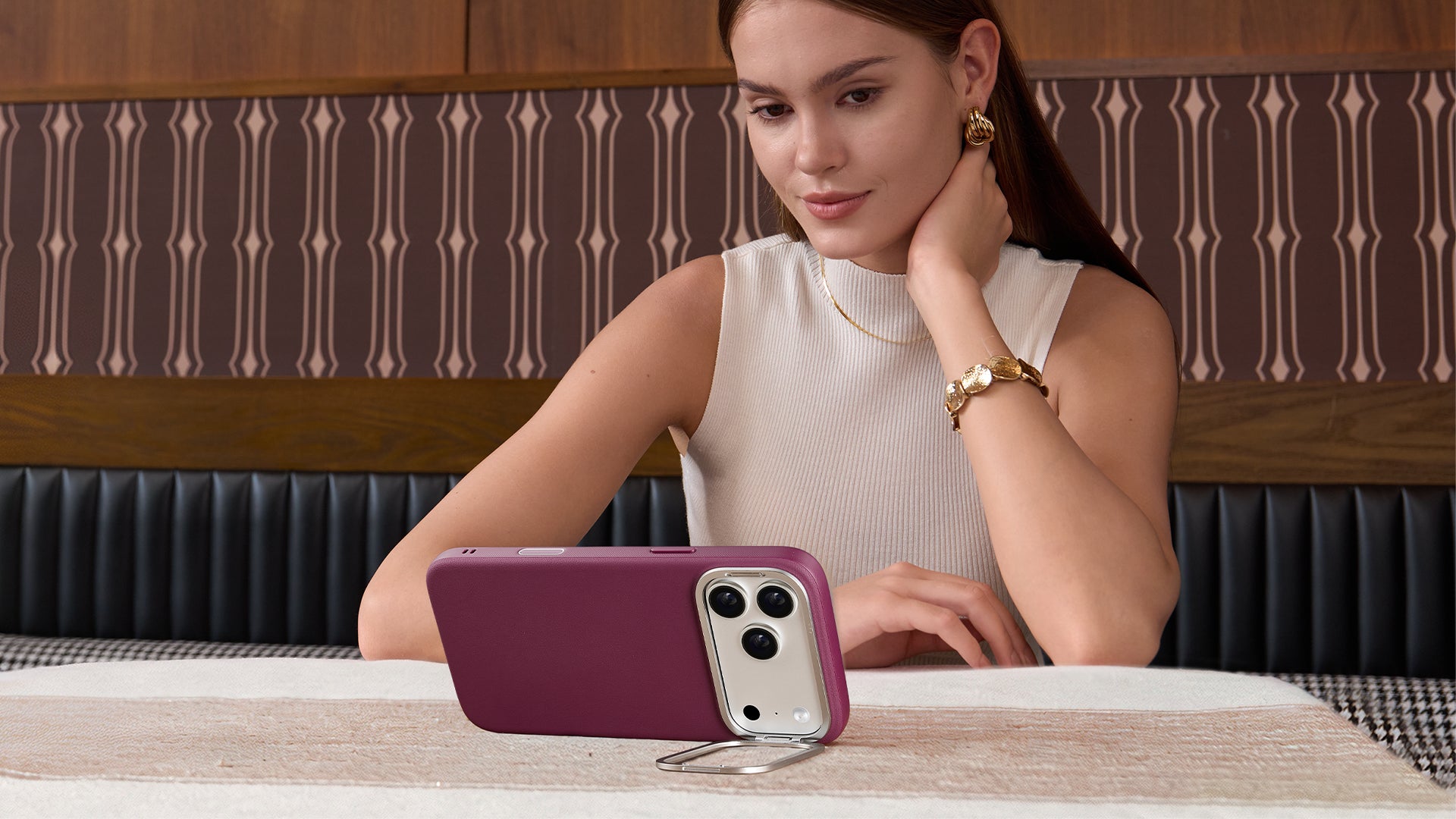 ESR、iPhone 17 Proシリーズ向けの「Atelier マグネットケース」を発売（2枚目）