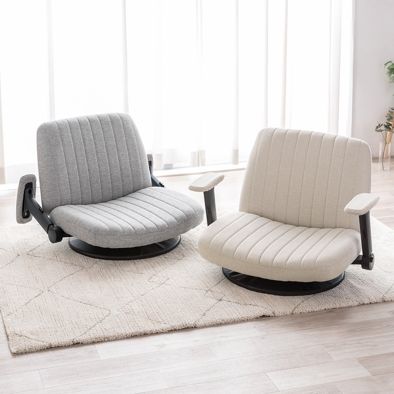 サンワダイレクト、幅広座面と3Dアームレスト搭載の回転座椅子を発売 - 画像3