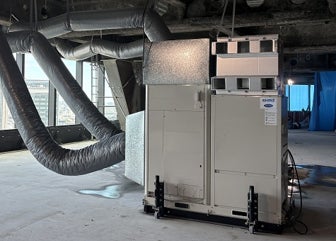 日本キヤリア、建設現場の熱中症対策に貢献する仮設冷房システムを清水建設と共同開発