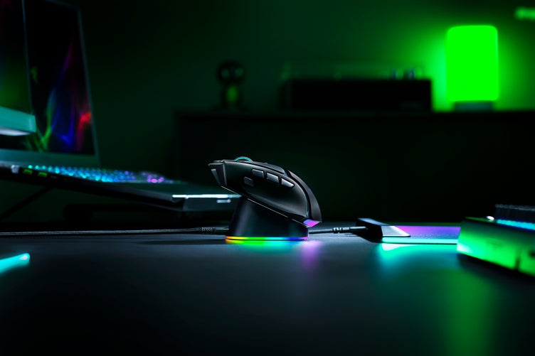 Razer、エルゴノミックRGBゲーミングマウス「Basilisk V4」シリーズを発表|価格と販売情報