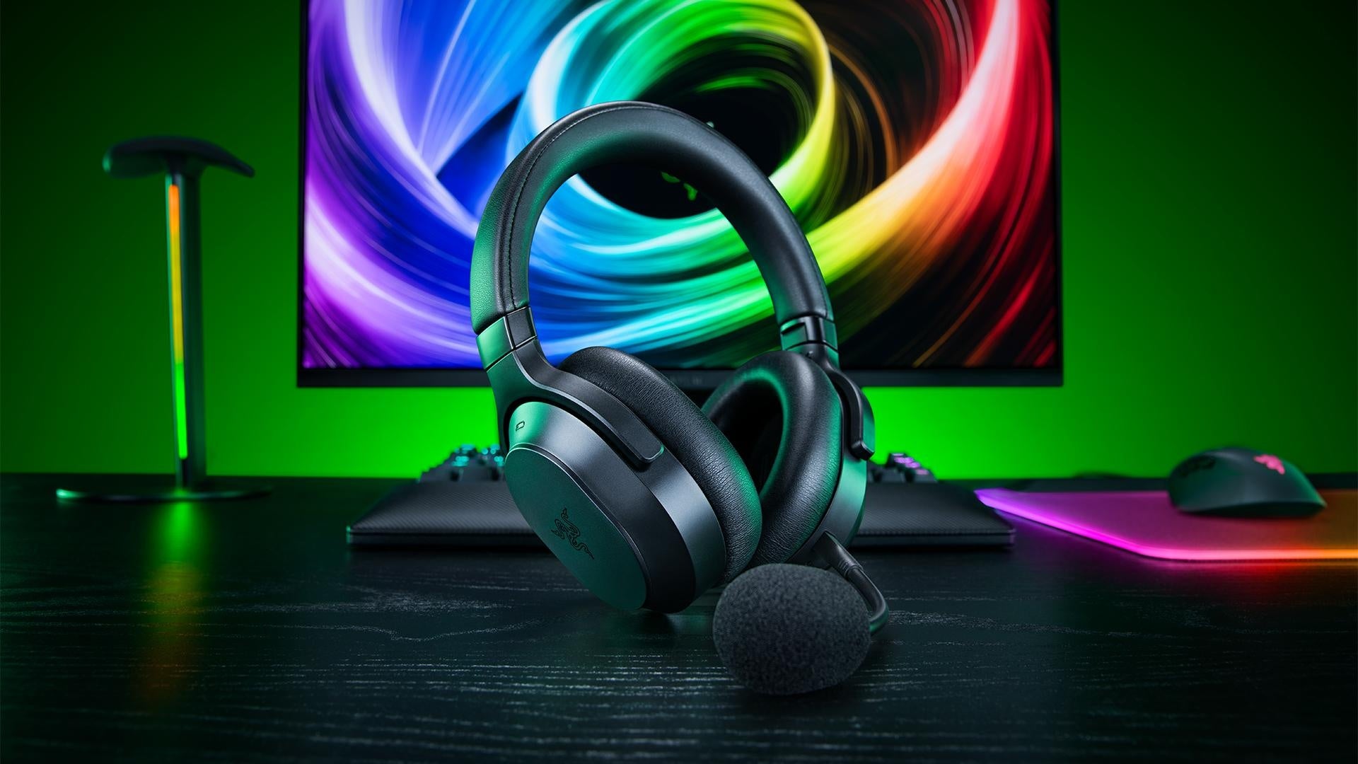 Razer、デュアルワイヤレス同時接続対応の「Razer Barracuda V2 Pro」を発表。最大70時間バッテリーや7.1.4ch空間オーディオを搭載