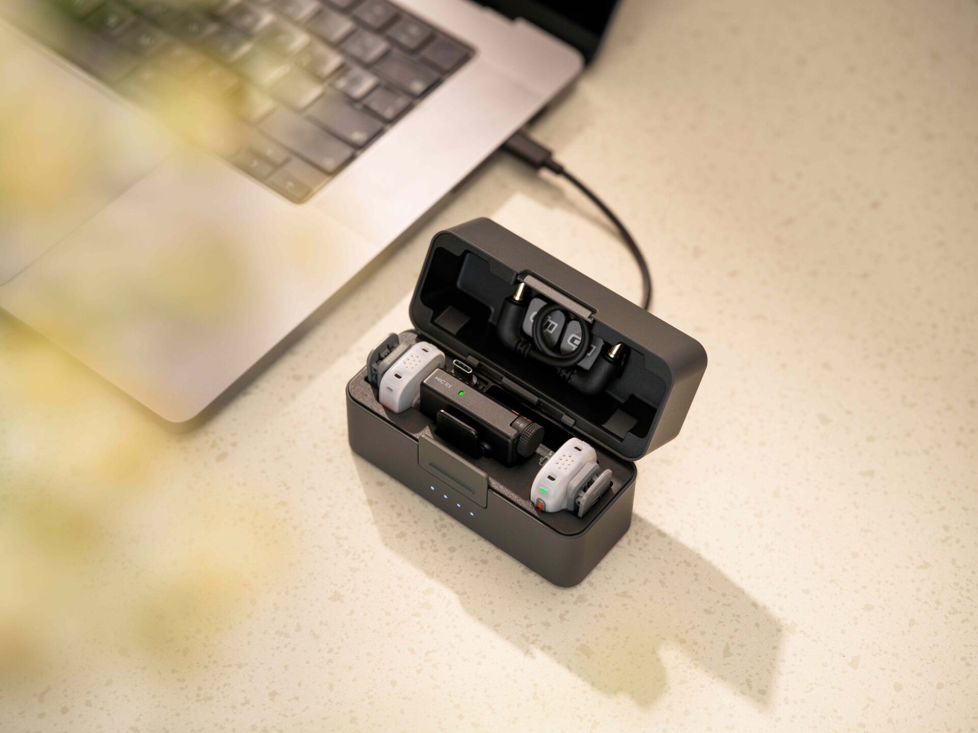セキド、最大4台のトランスミッター接続に対応するワイヤレスマイク「DJI Mic Mini 2S」を発売｜取扱サイト