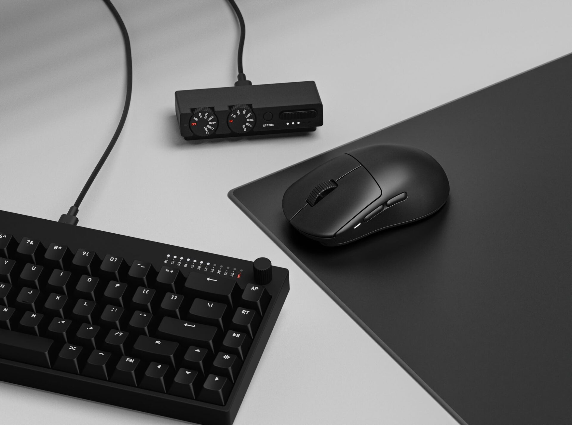 WALLHACK、削り出しアルミキーボード「K-001」とマグネシウムマウス「M-001」を発表