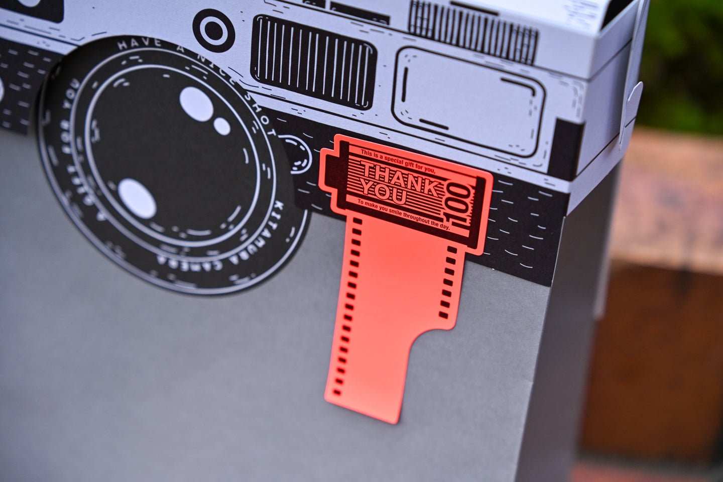 カメラのキタムラ、フィルムカメラをモチーフにしたレトロかわいいオリジナル「ギフトバッグ」を発売｜持っていてワクワクするギフトバッグの特徴