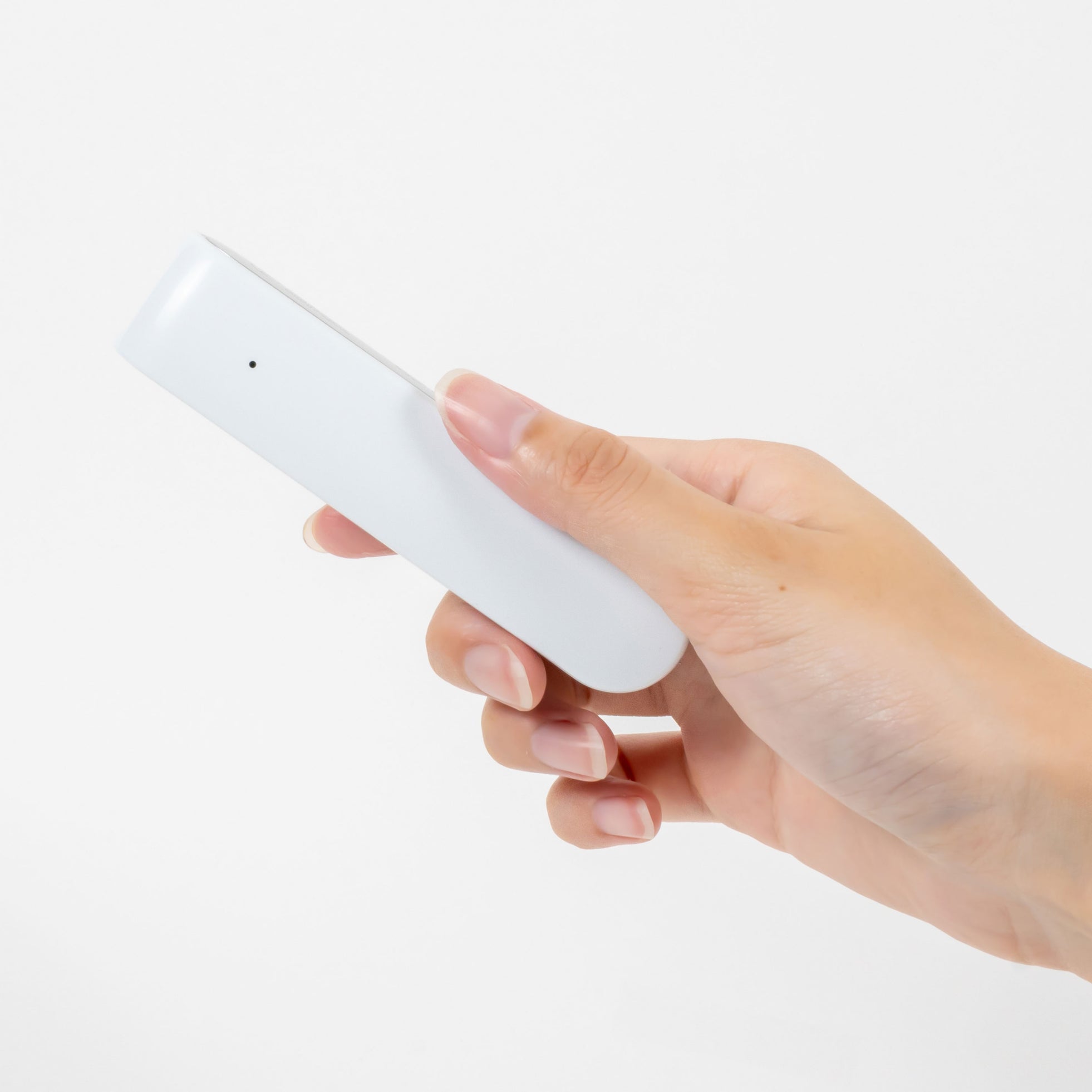 コーエイトレード、リン酸鉄電池を採用した名入れ対応モバイルバッテリー「PREMO ポケットバッテリー2000」を発売|PREMO ポケットバッテリー2000の主要スペックと価格