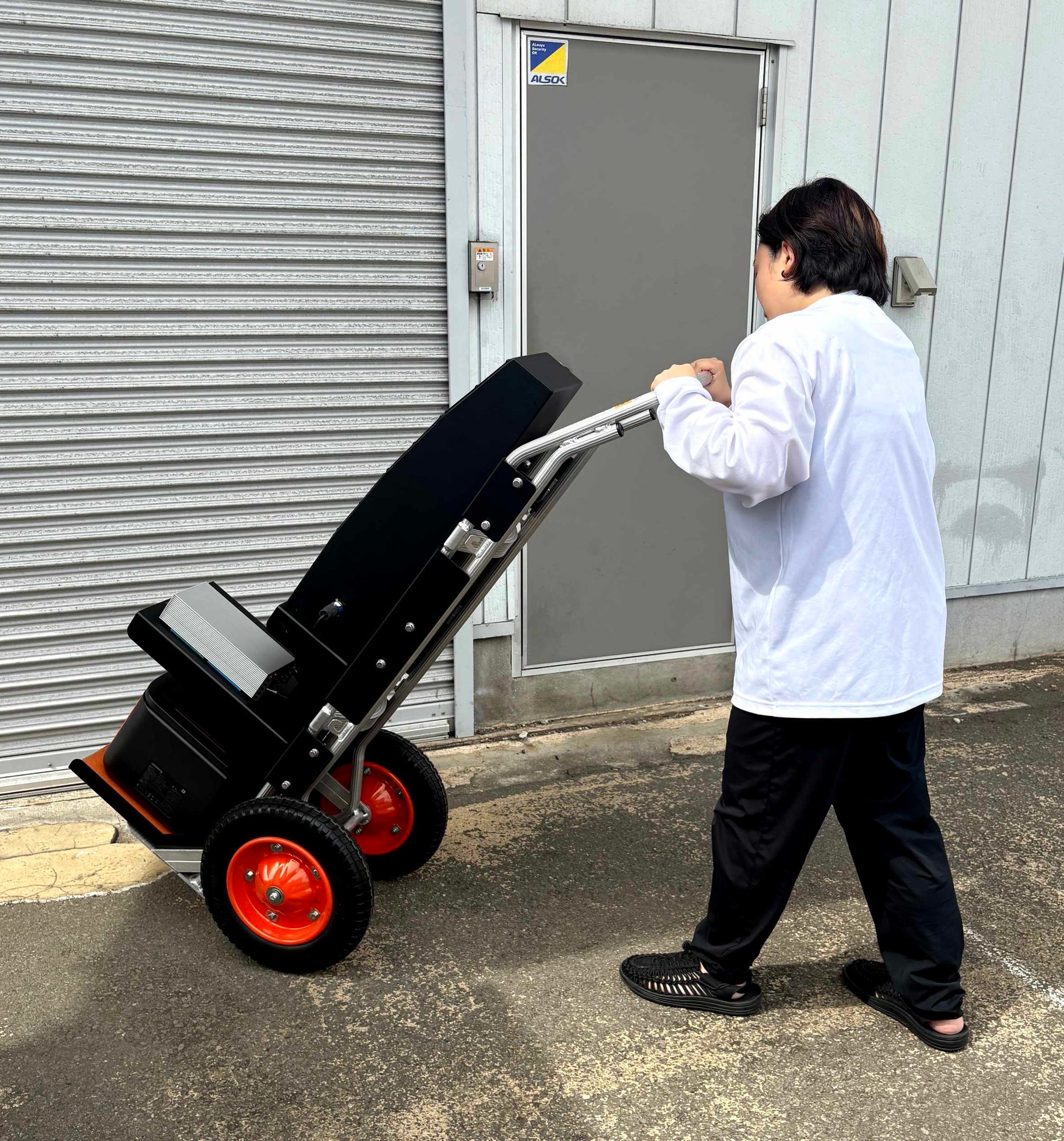 横浜市のドリーム、停電時も使える可搬式平面波スピーカー「つたわるくん」が神奈川県主催の屋外コンサートで採用｜日常のイベントから災害時まで対応する活用シーン（4枚目）