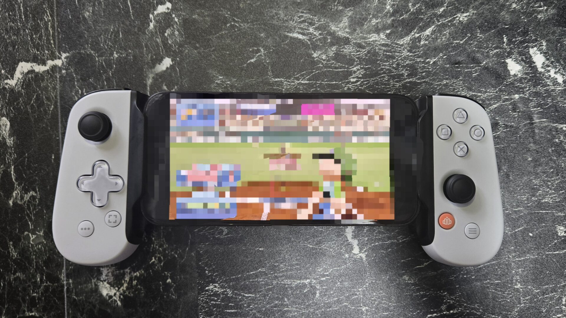 スマホ用ゲームコントローラーで野球ゲームをプレイ