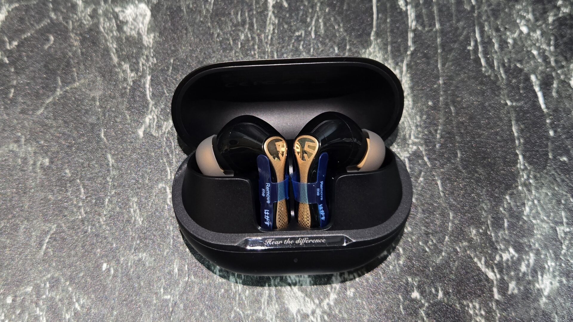 SOUNDPEATS Air5 Pro+ イヤホン側面のステム形状とタッチセンサー