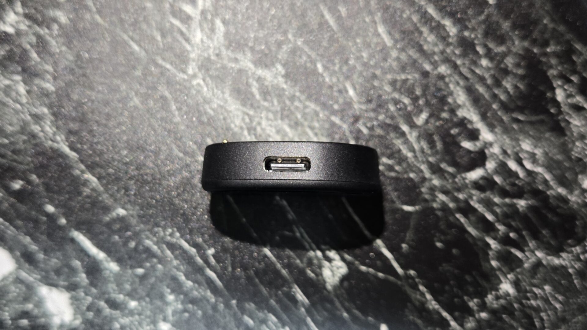 Amazfit ActiveMax付属のマグネット式充電器 USB端子付き充電ヘッド
