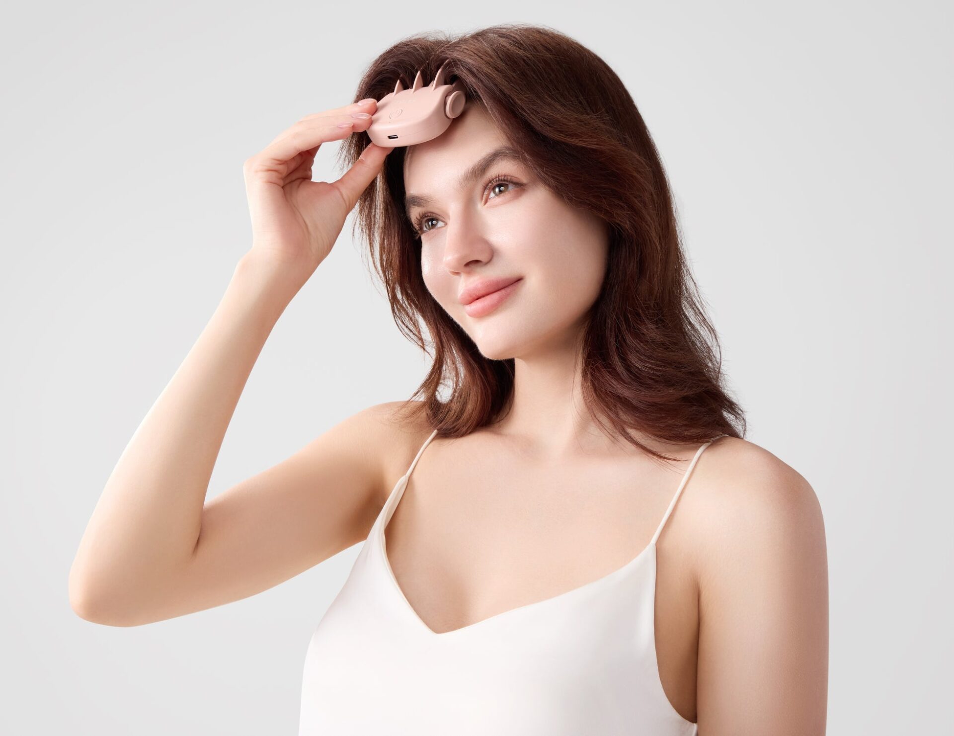BRiOSS、充電式小型ヘアアイロン「前髪ヒートクリップ」を発売|前髪ヒートクリップの製品仕様と価格