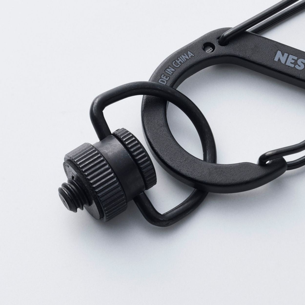 エレコム、アウトドアブランド「NESTOUT」シリーズ向けバッテリーマウントとクランプアームを発売（3枚目）