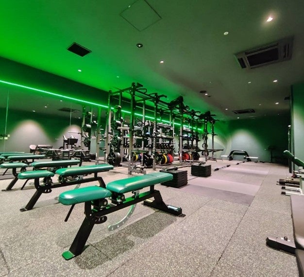 エレコム、神戸ストークスのトレーニングルームを「葉田道場」へ名称変更｜特注トレーニング機器の導入と環境整備