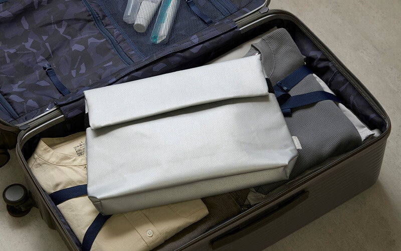 エレコム、モバイルバッテリーなどをまとめて保管できる難燃生地2層構造のA4ガジェットケースを発売|BMA-MBP02DLLGYの主な仕様(7枚目)