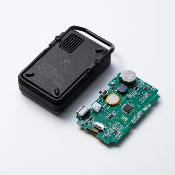 エレコム、アウトドア向けNESTOUT「CO ALARM」3in1/BASICに新色を追加発売