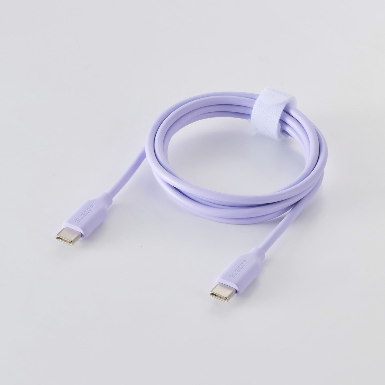 結束バンドで束ねられたパープルのUSB Type-Cケーブル