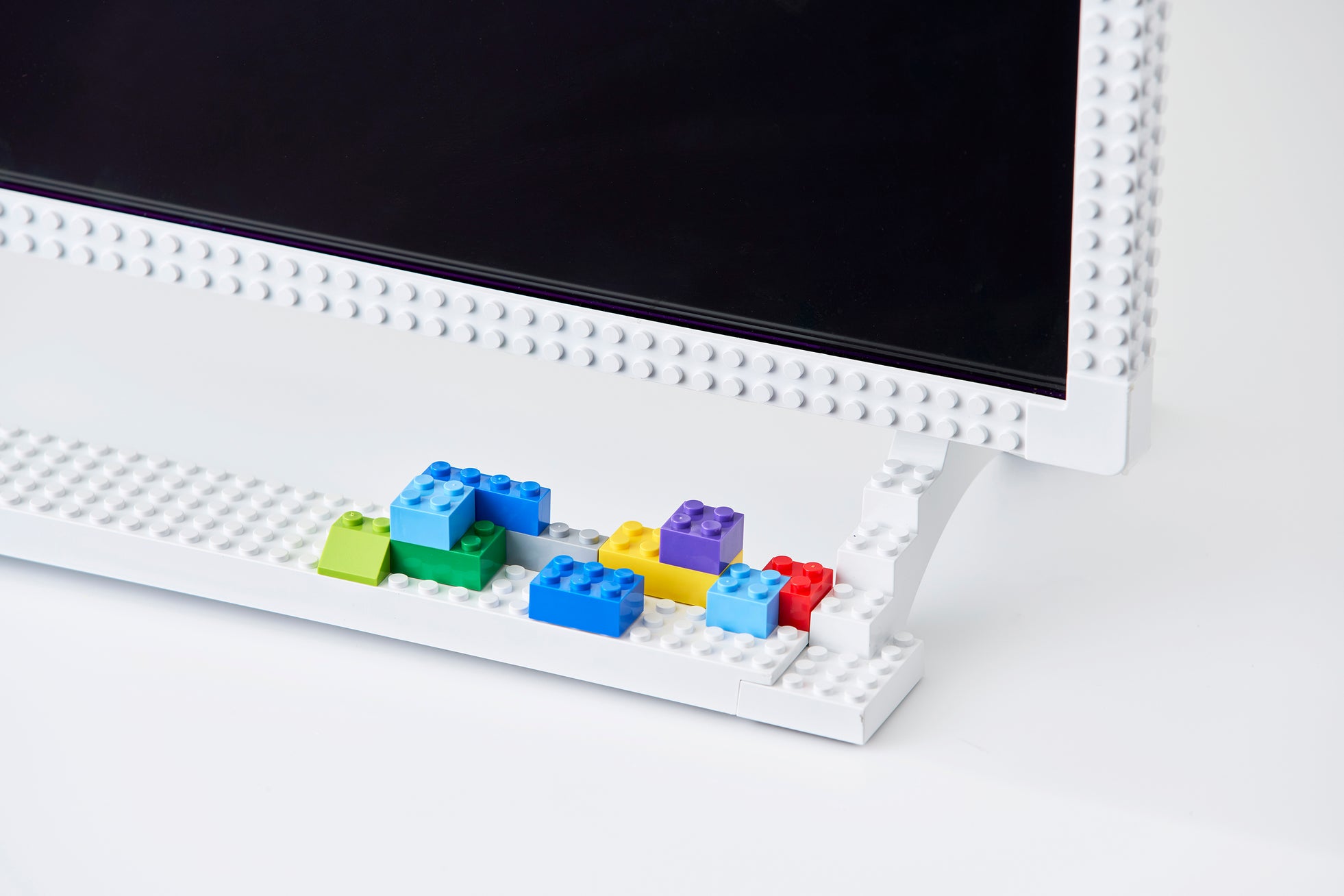 ドウシシャ、ブロックでデコレーションできる32v型チューナーレステレビ「ORION DECORA Style TV」を発売｜ORION DECORA Style TVの主な特徴