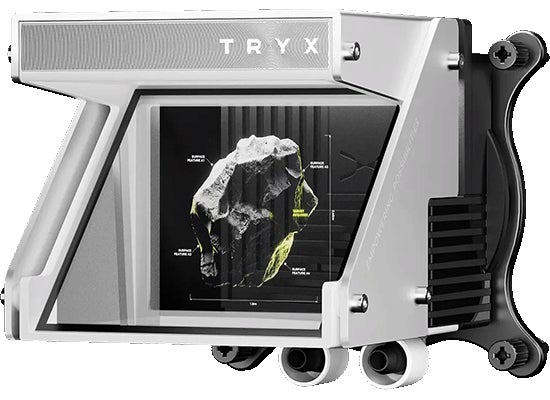 CFD販売、TRYXのホログラフィック水冷クーラーや3連ファンなど3製品を発売（4枚目）