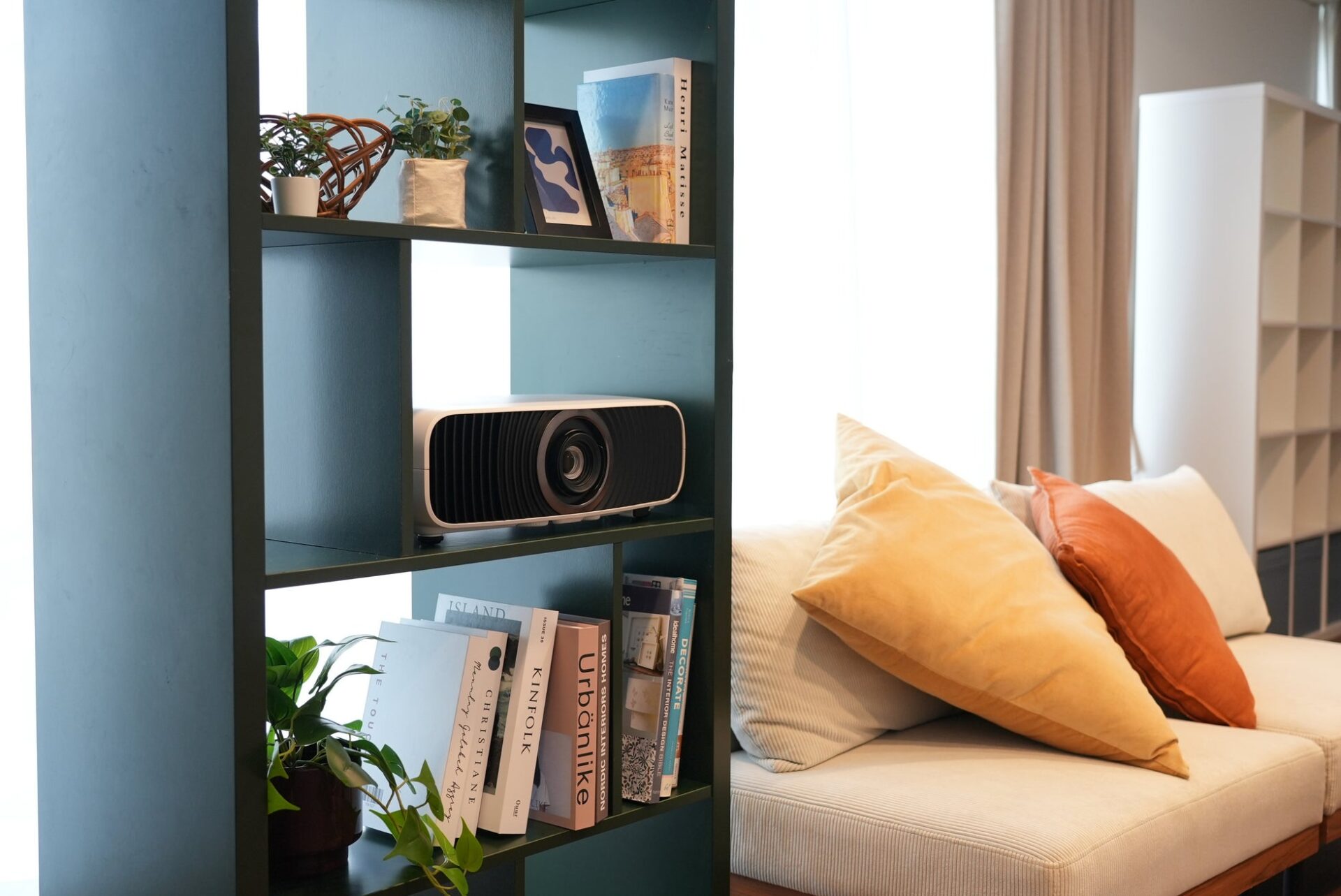 エプソン、3600lmの高輝度と4K表示に対応した家庭用プロジェクター『EH-LS7000』を発売 - 画像3