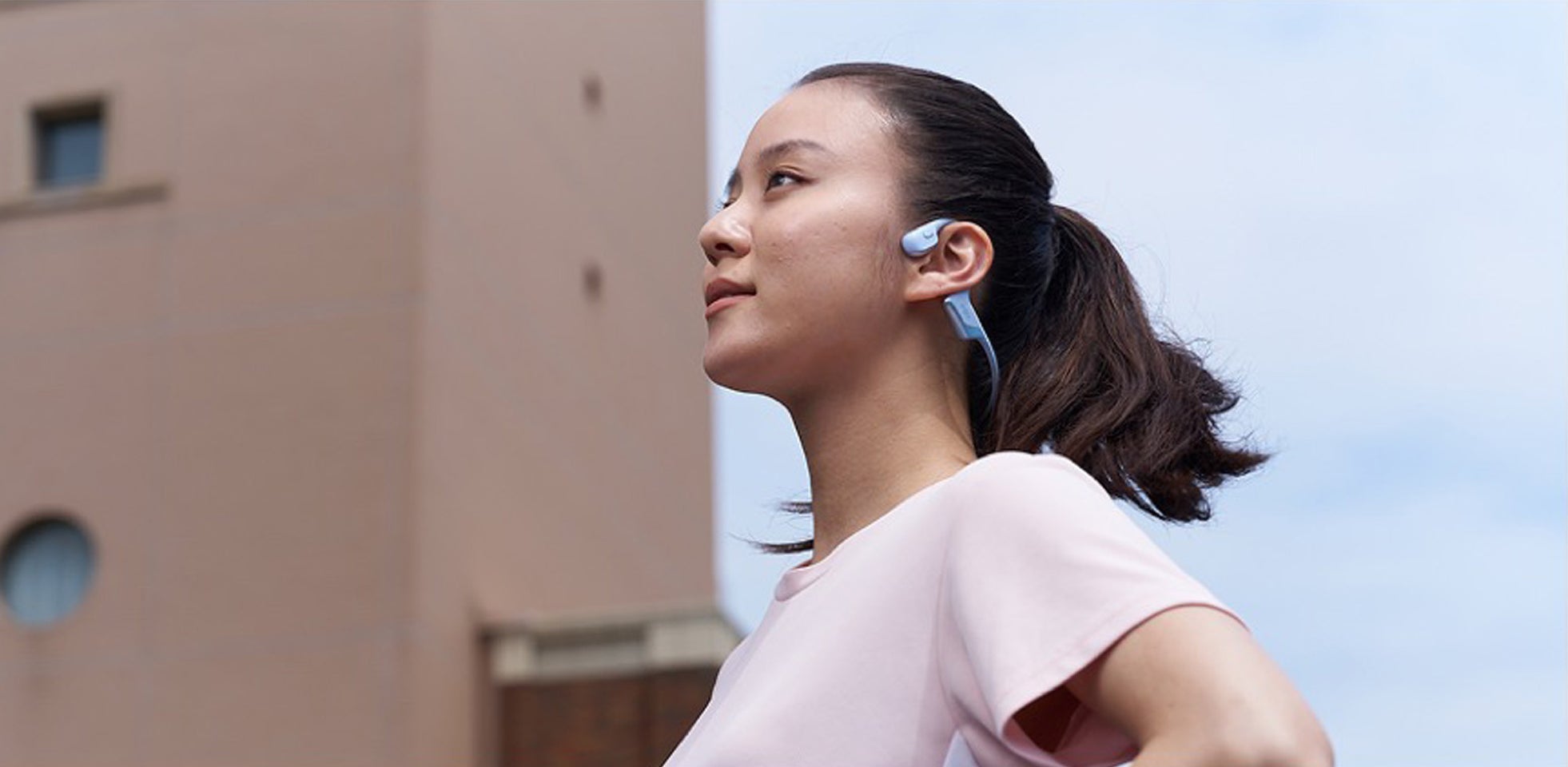 フォーカルポイント、軽量&安定フィットの骨伝導イヤホン「Shokz OpenRun Air 2」を9月16日より発売|2つのサイズ展開について(2枚目)
