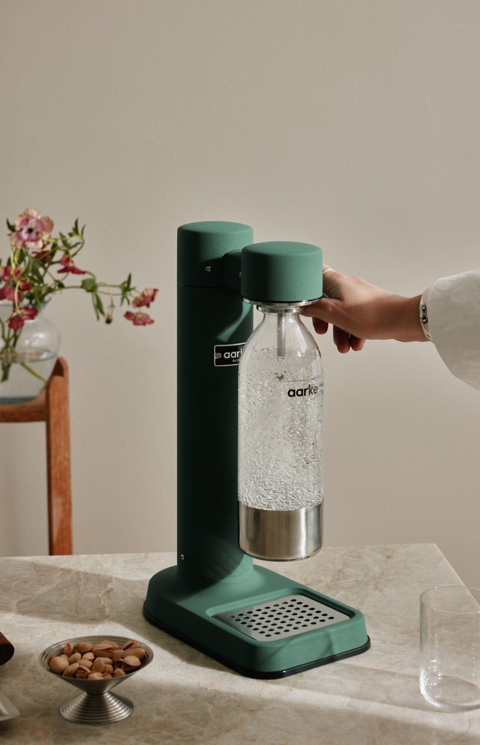 モダニティ、炭酸水メーカー発売10周年を記念した限定色「ヘリテージグリーン」のCarbonator 3を発売｜Carbonator 3の主要スペックと価格