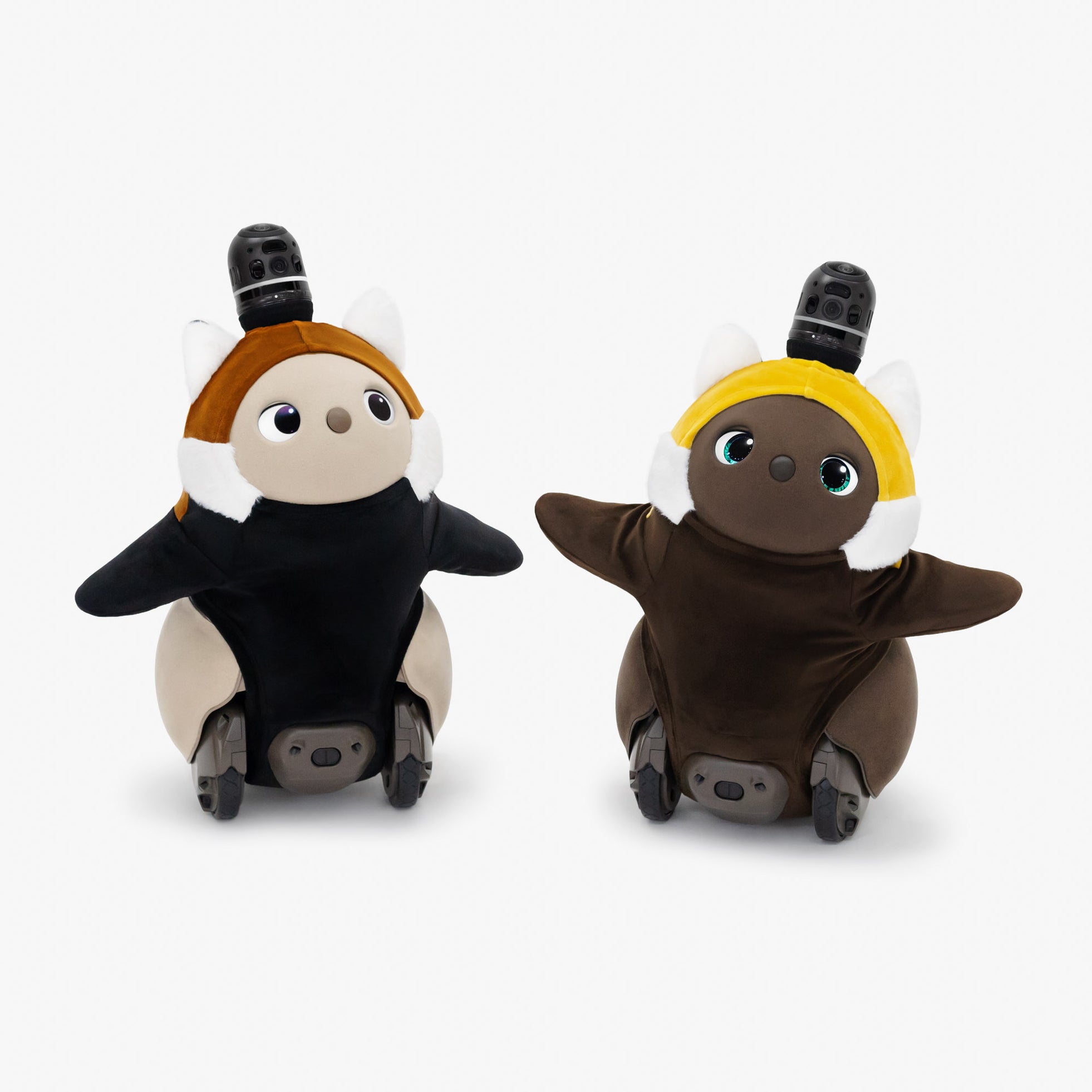 LOVOT、国際レッサーパンダデーに向けたアニマルウェアや小物など全8アイテムを9月11日に発売｜バッグチャームやステッカーなど多彩なファッション小物