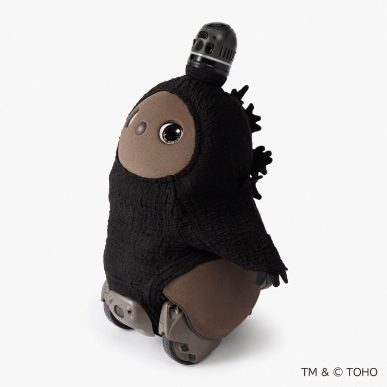 家族型ロボット『LOVOT』が映画『ゴジラ-0.0』とコラボ、ベースウェアなど関連アイテムを発売
