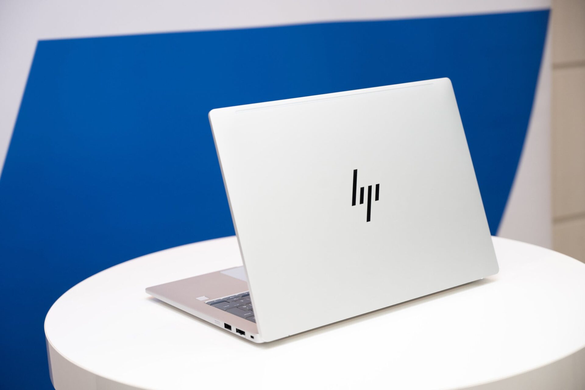日本HP、年次イベント「HP Future of Work AI Conference 2026」を開催｜展示エリアにおける最新デバイスとソリューションの紹介（2枚目）