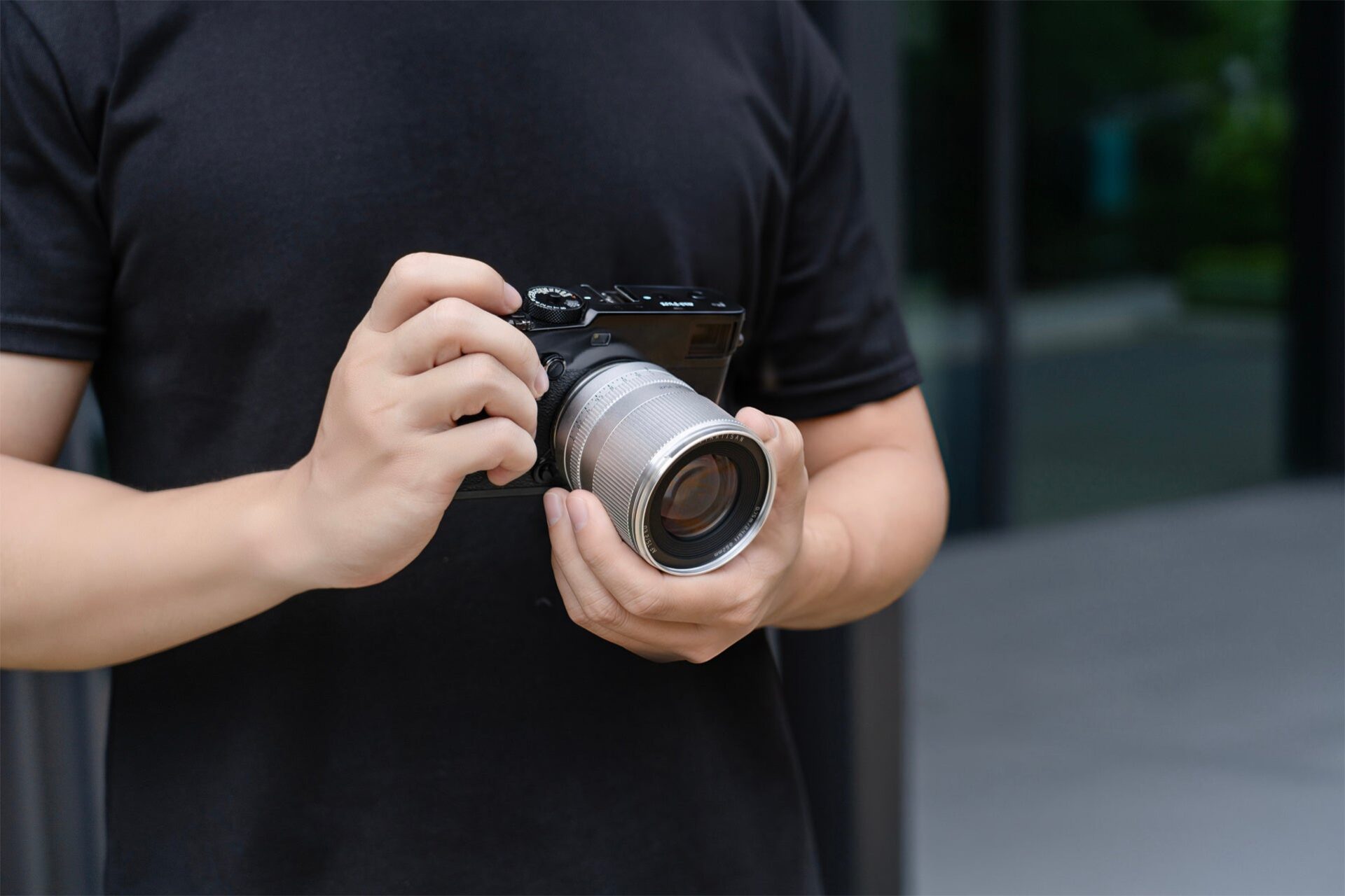 焦点工房、世界限定500本の銘匠光学「TTArtisan AF 75mm f/2」富士フイルムX用シルバーモデルを発売