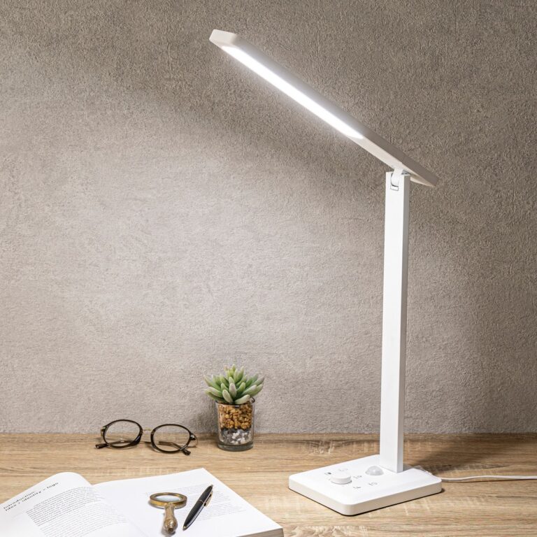 ニトリ、明暗・人感センサーを搭載した「LED センサーデスクライト(L10)」を発売