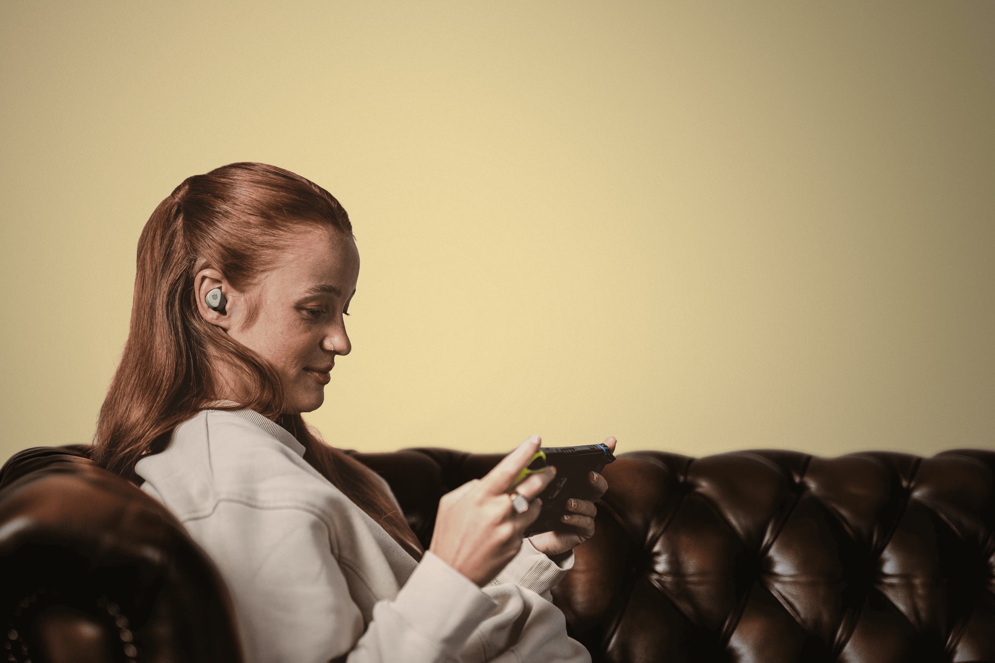 SteelSeries、完全ワイヤレスイヤホン「Arctis GameBuds」の新色「Yuzu」「Matcha」を発表｜多様なデバイスに対応する接続性と機能性（9枚目）