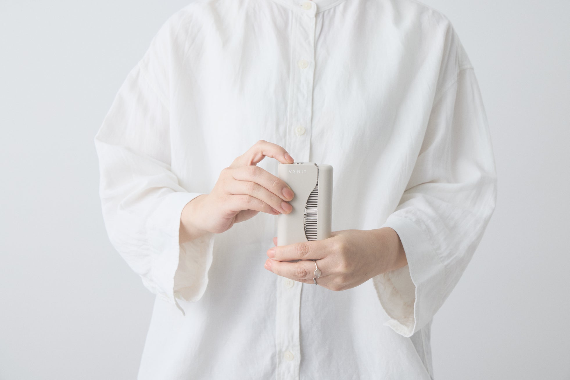 LINKA、バッテリーを取り外せる折りたたみ式コードレスヒートブラシ「スリークオン リーブル」を発売｜製品概要と価格