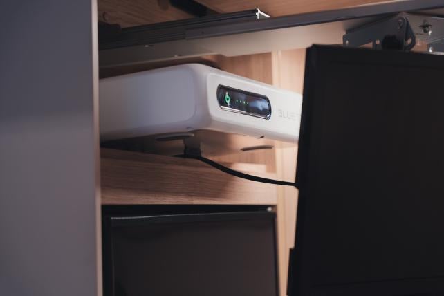 BLUETTI、厚さ75mmの超薄型大容量ポータブル電源「FridgePower」をMakuakeにて先行販売開始｜大容量と高い出力性能