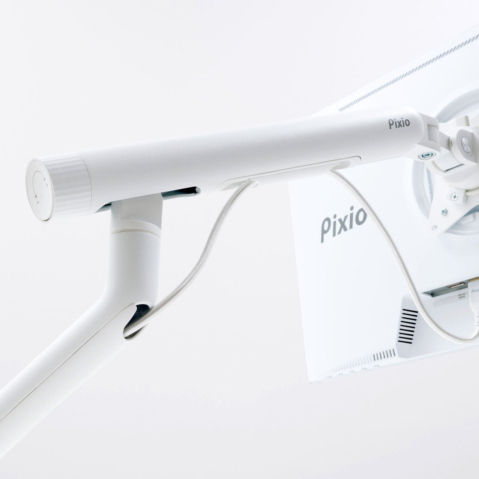 Pixio、インテリアに馴染むスリムモニターアーム「PSW3S」を発売|取扱サイト