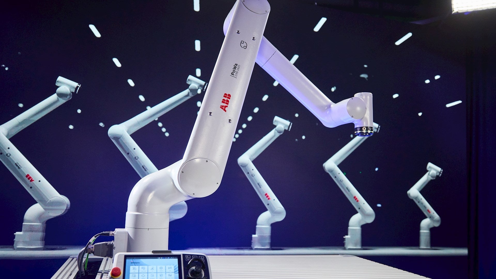 ABB Robotics、高速動作が可能な協働ロボット「PoWa」を発表 - 画像1