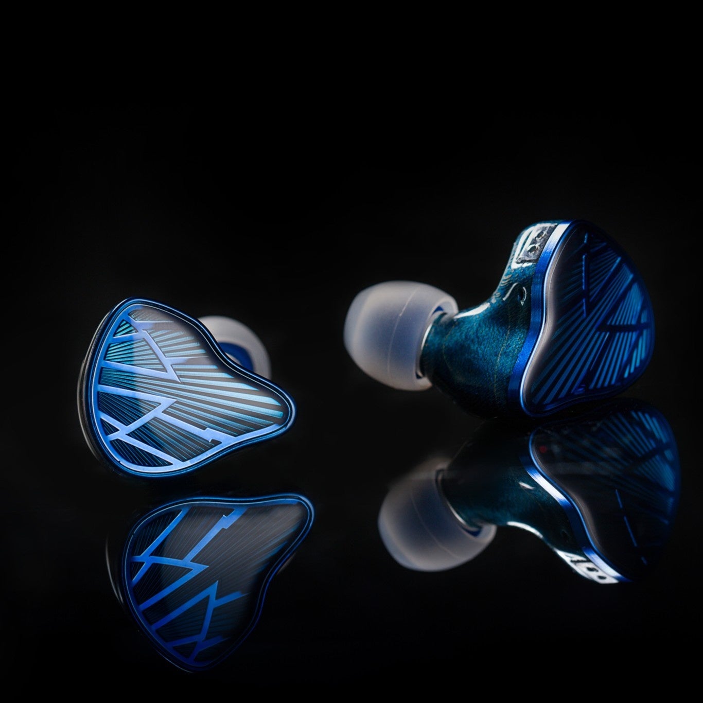 Agasound、人気有線イヤホン「Sublimation」にウッドモデル2種が登場|メイプルウッドを採用した新バリエーション