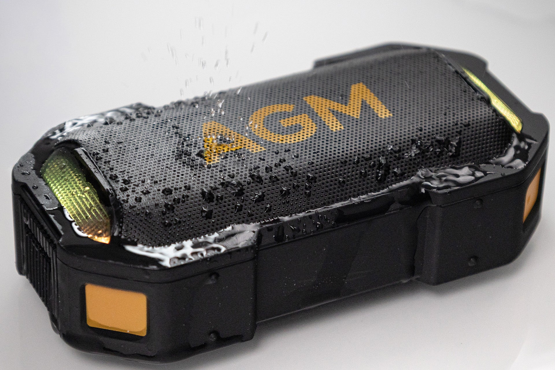 磁石でどこでも設置！AGMのポータブルスピーカー「MagROCK」発売 - 画像5