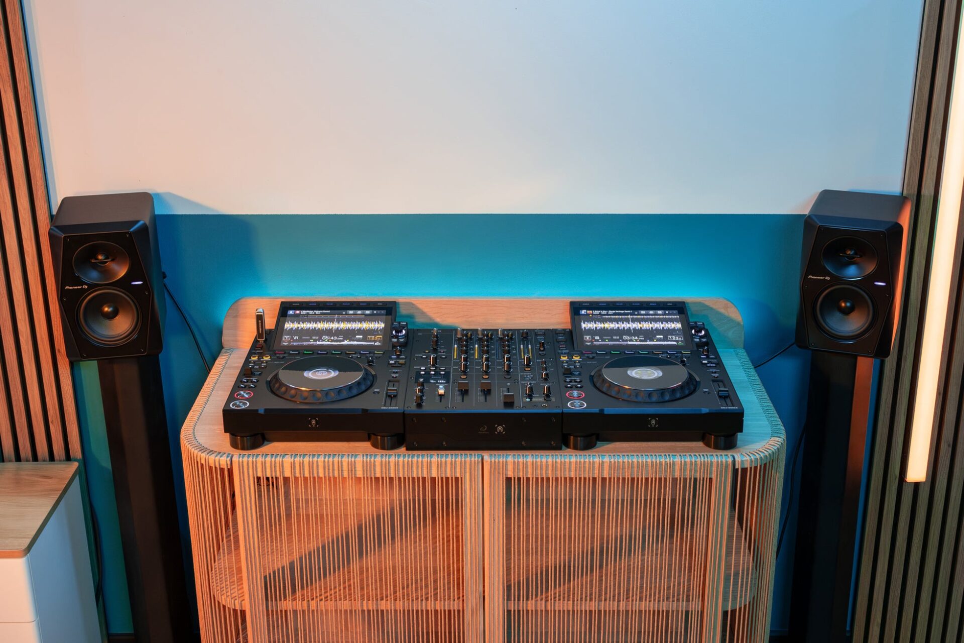 AlphaTheta、3ch DJミキサー「DJM-V5」を2026年1月28日発売 - 画像3