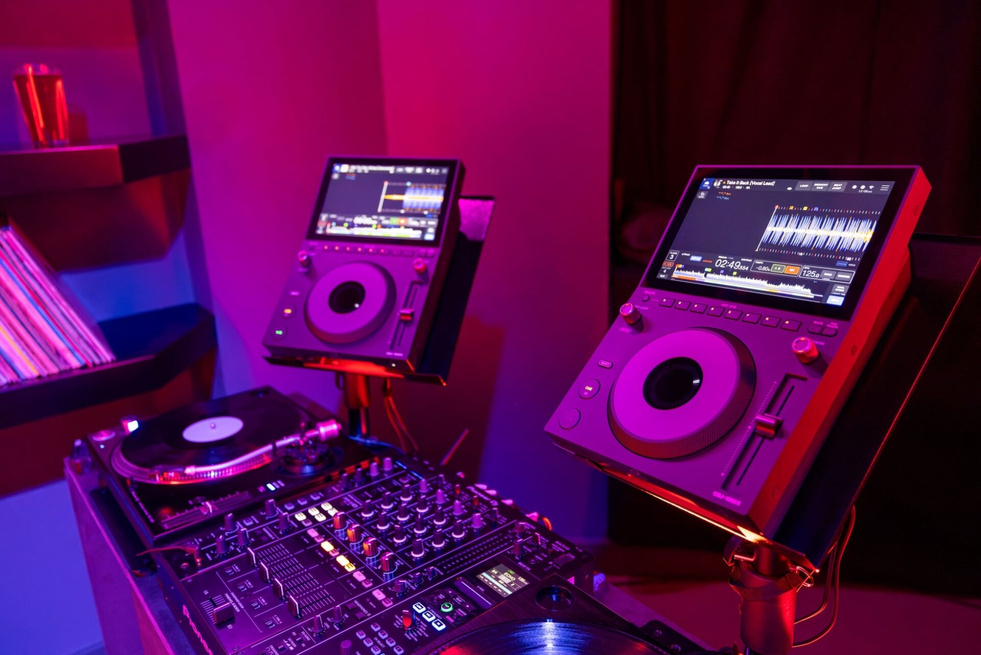 AlphaTheta、フラッグシップの性能を継承したDJ用マルチプレーヤー「CDJ-1500X」を発表｜視認性に優れた10.1インチ大画面と直感的な操作性