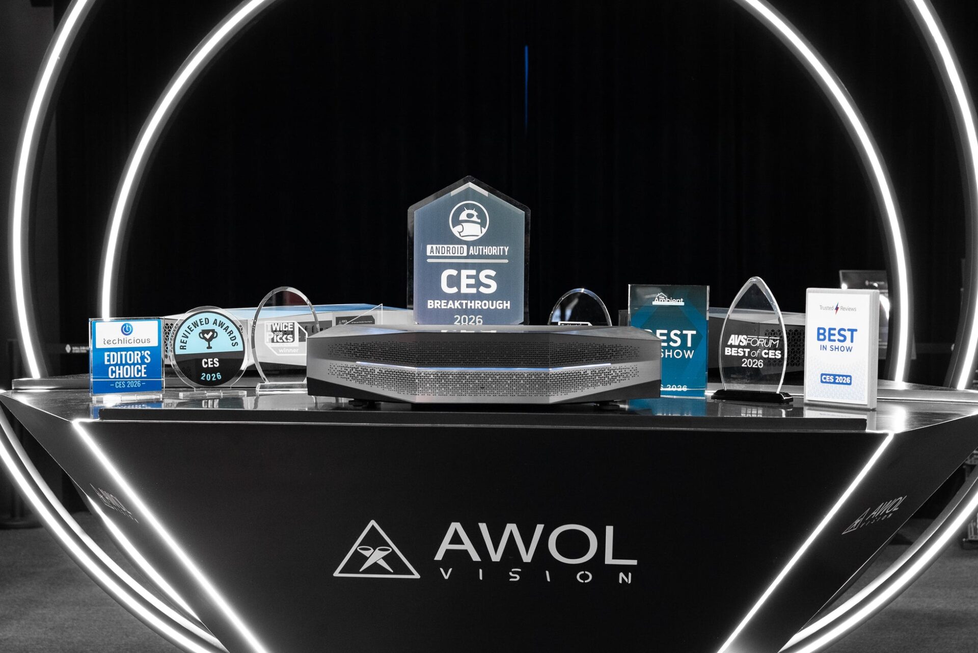 AWOL Vision、4K超短焦点プロジェクター「Aetherion」シリーズを発表 - 画像1