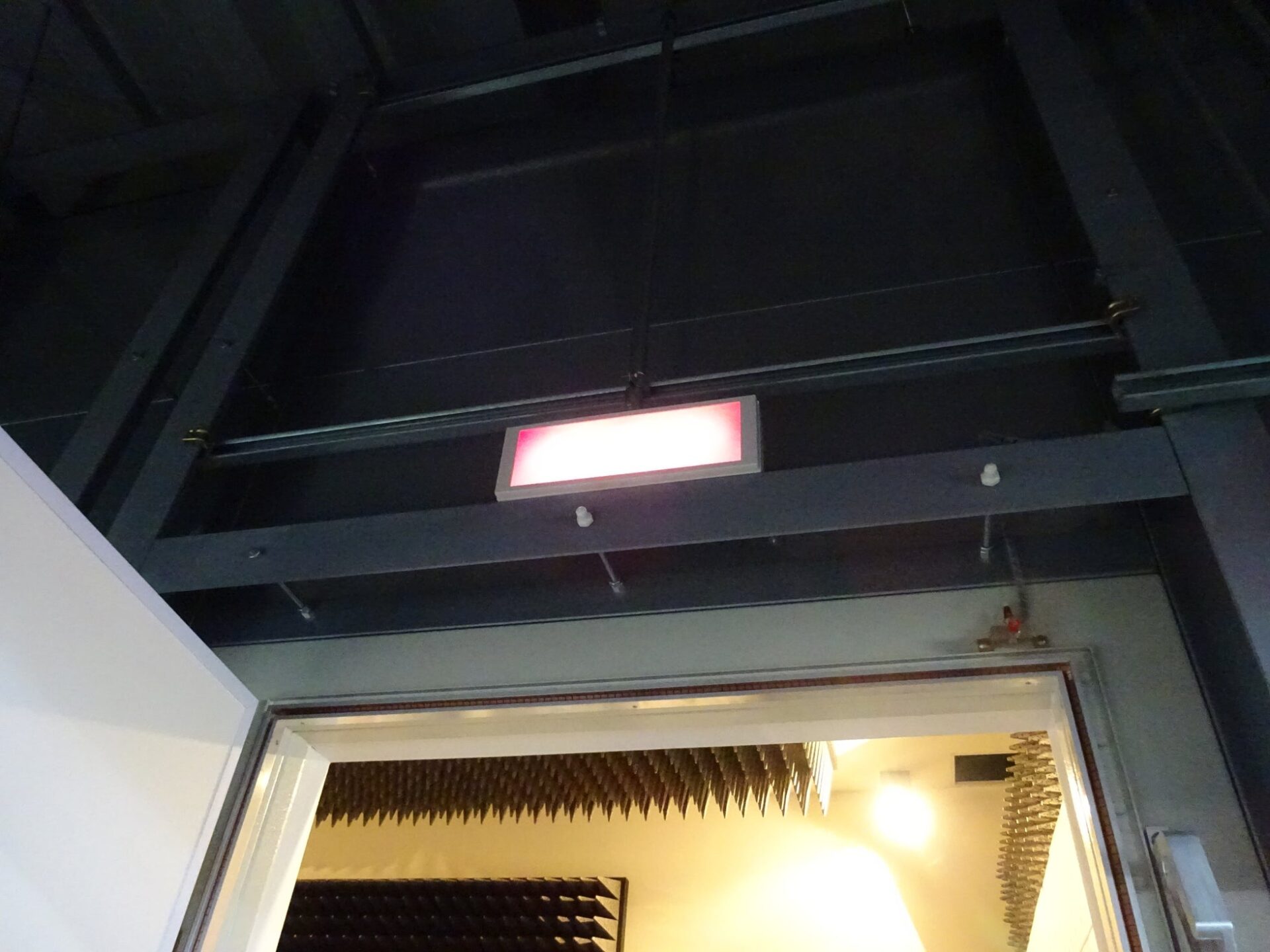 ビー・アンド・プラス、5.7GHz帯マイクロ波ワイヤレス給電の検証映像を公開 - 画像6