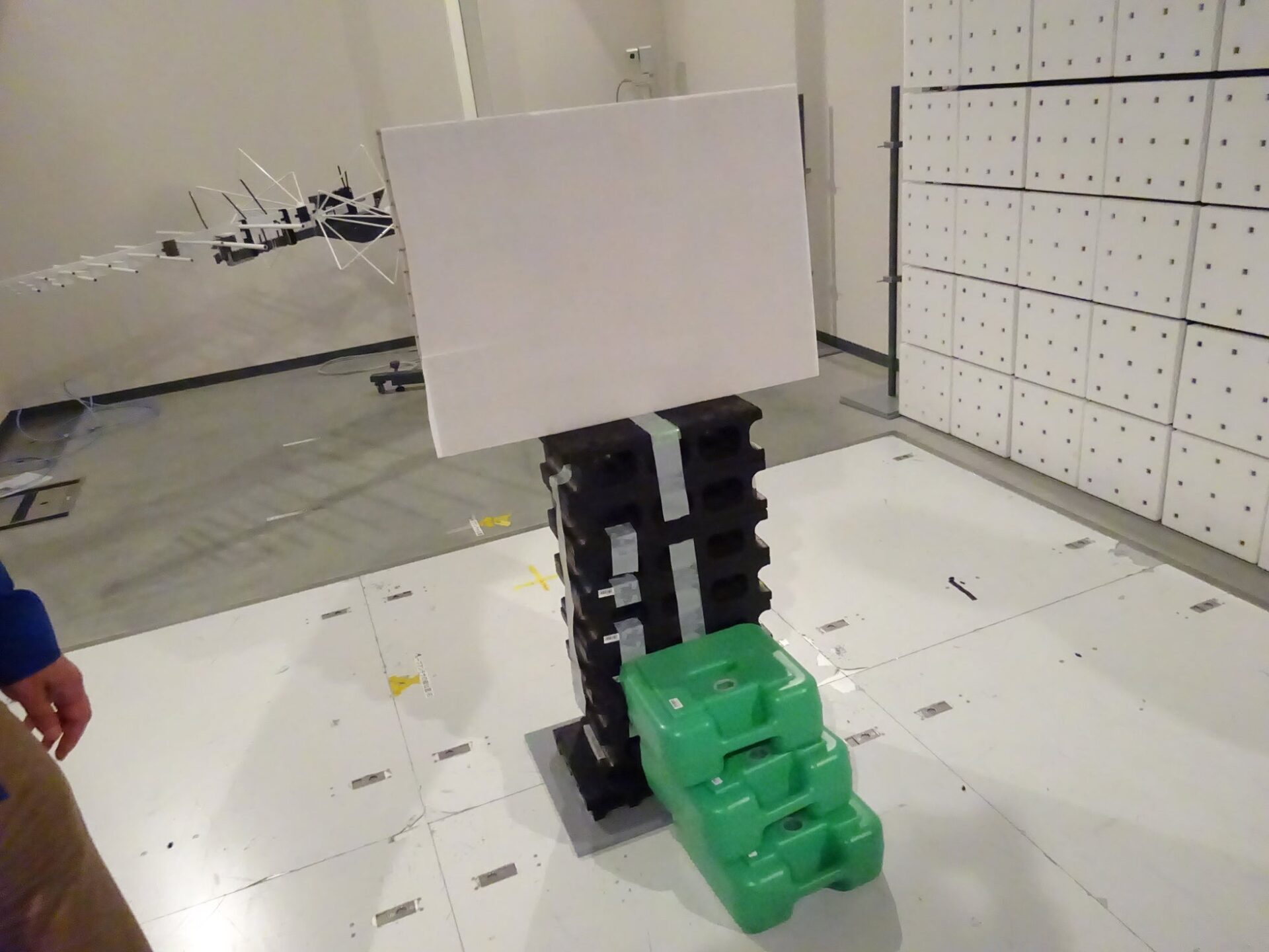 ビー・アンド・プラス、5.7GHz帯マイクロ波ワイヤレス給電の検証映像を公開 - 画像7