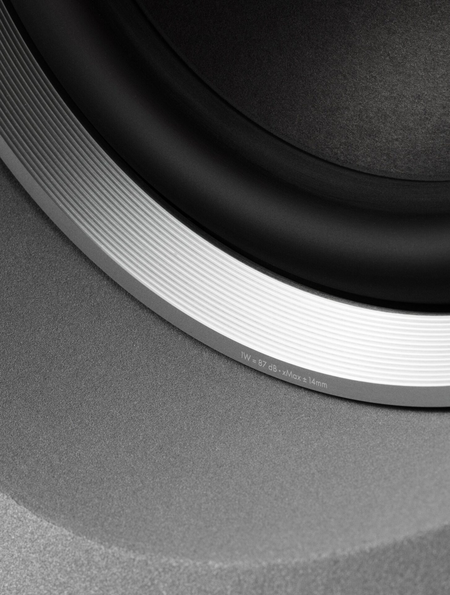 バング＆オルフセン、100周年記念モデル「Beolab 90 Titan Edition」を発表 - 画像2