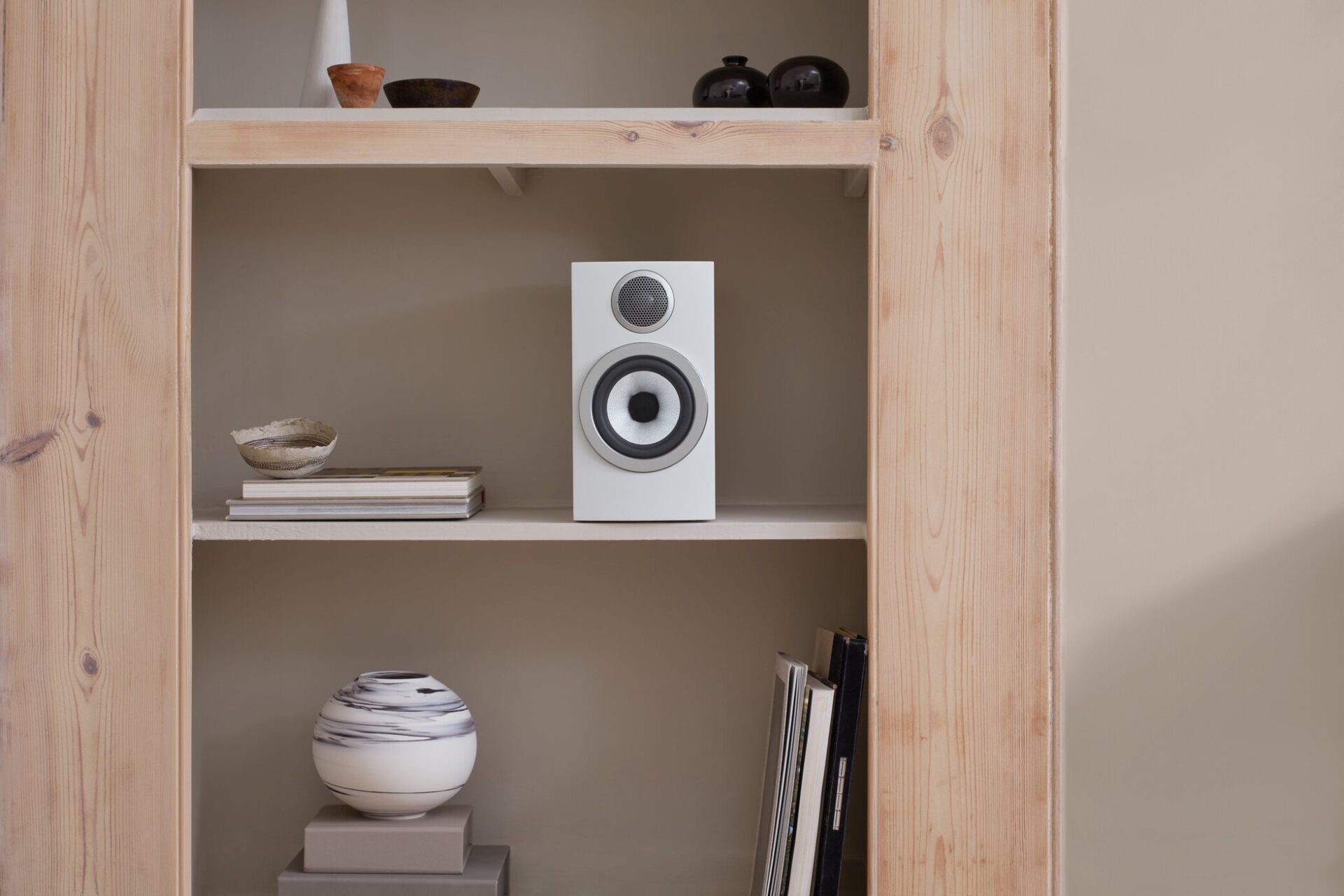 Bowers & Wilkins、阪急メンズ大阪でアナログレコードを楽しむポップアップストアを開催 - 画像2